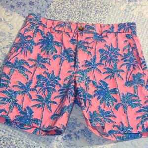 Vineyard Vibes Palm Tree Shorts